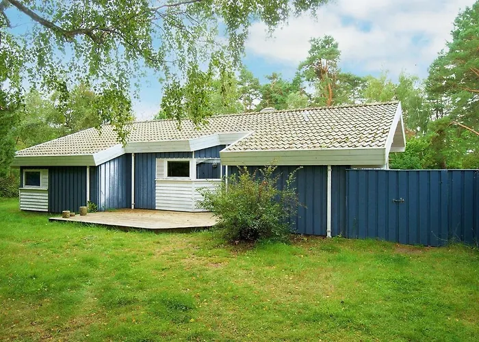 Дом отдыха Luxury Oasis In Pot Strandby-by Traum