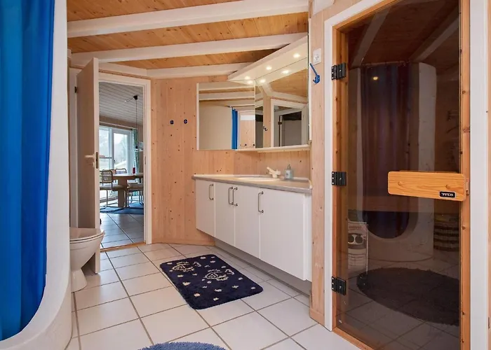 Дом отдыха Luxury Oasis In Pot Strandby-by Traum
